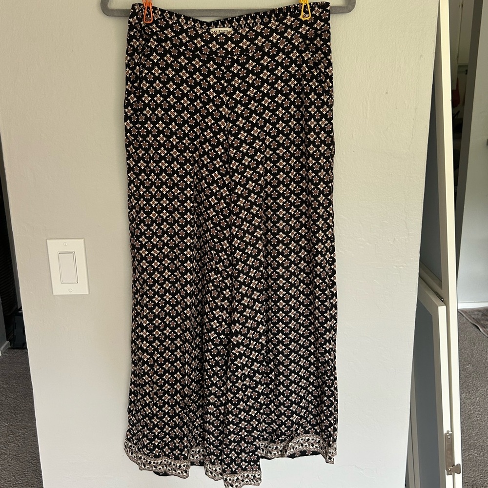 Max Studio Black Floral Print Pants